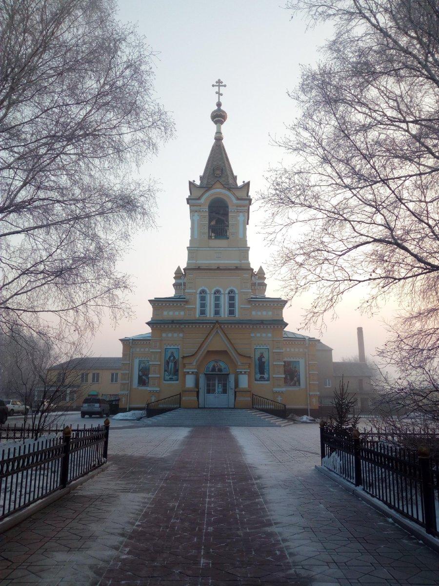 Храм пресвятой богородицы уссурийск. Уссурийская Церковь Покрова Пресвятой Богородицы. Храм Покрова Пресвятой Богородицы города Уссурийска. Покровская Церковь Уссурийск. Церковь Пресвятой Богородицы Уссурийск.